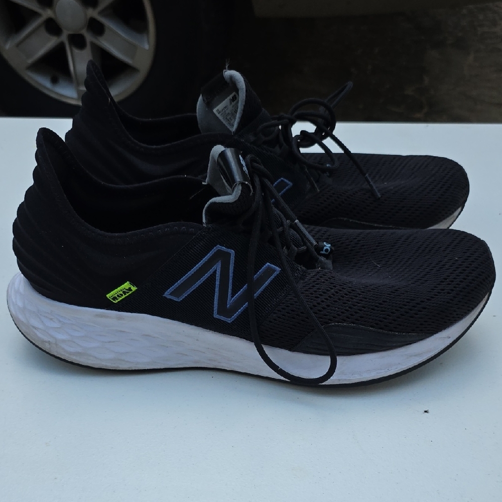 New Balance Black and White Athletic Shoes with Knit Upper Men's Size 16